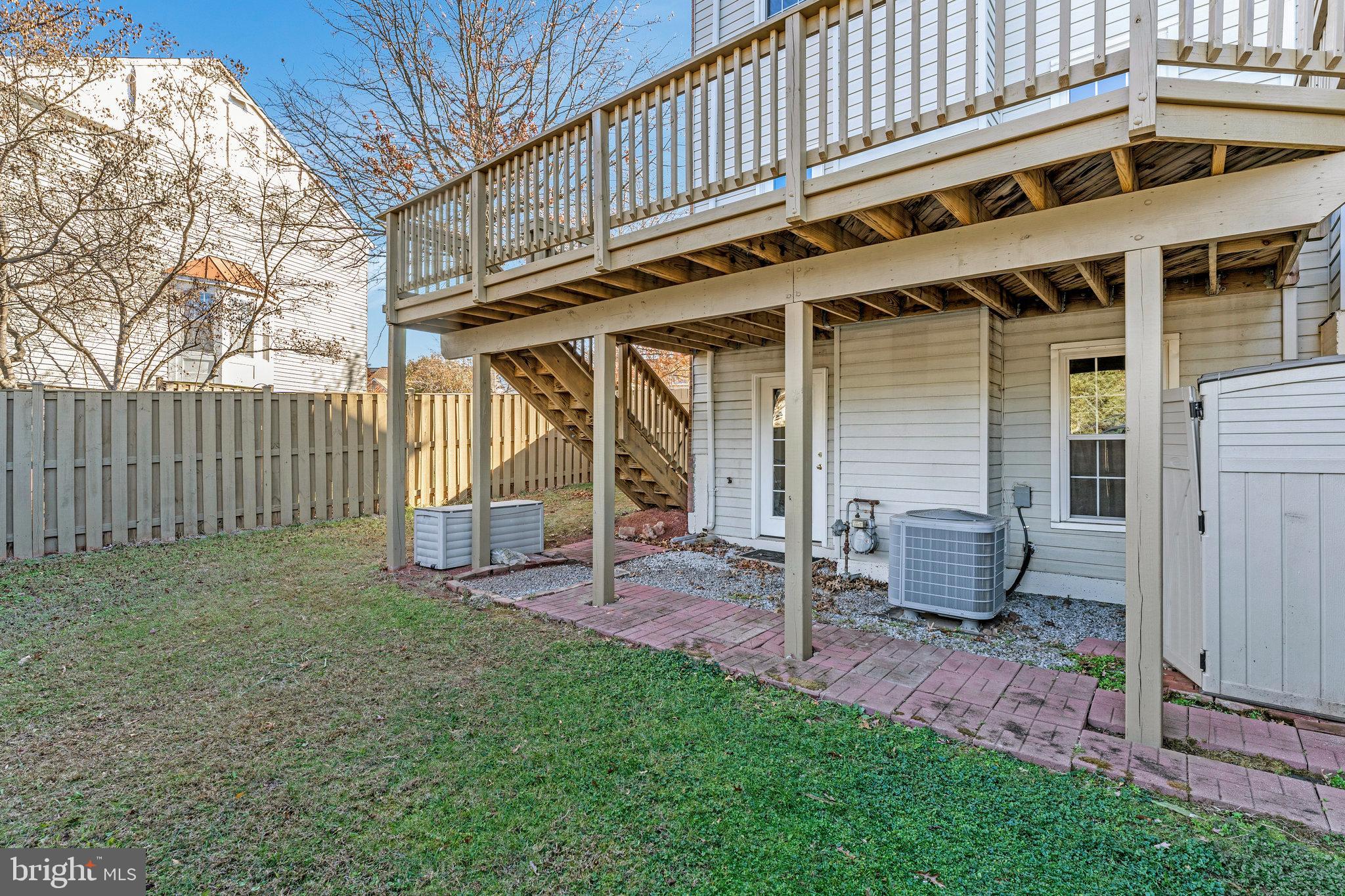 ASHBURN VILLAGE - Residential