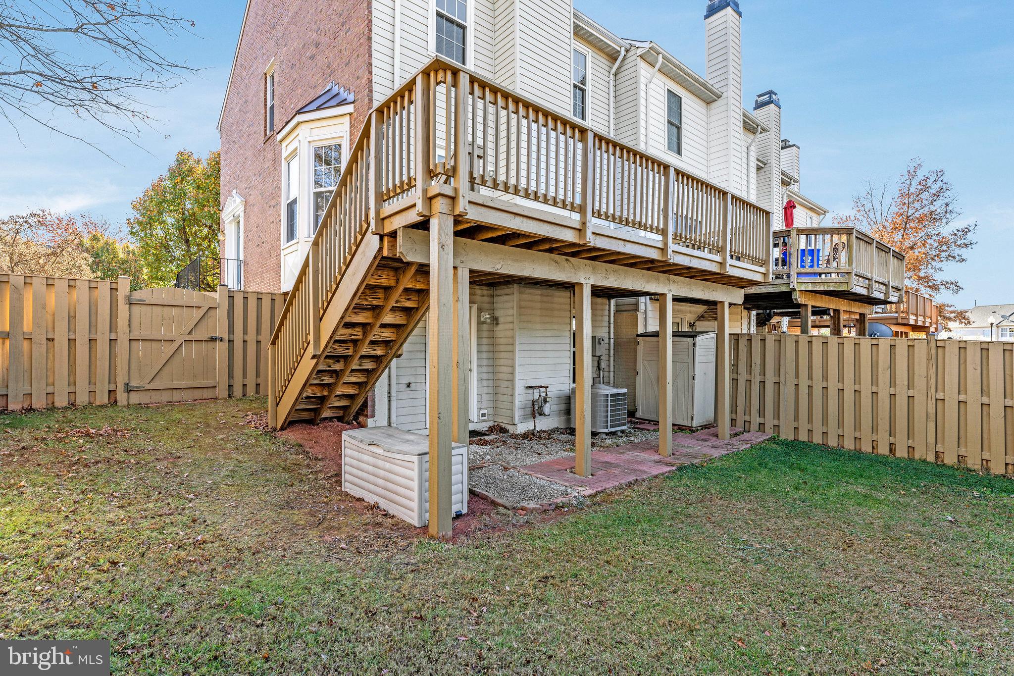 ASHBURN VILLAGE - Residential