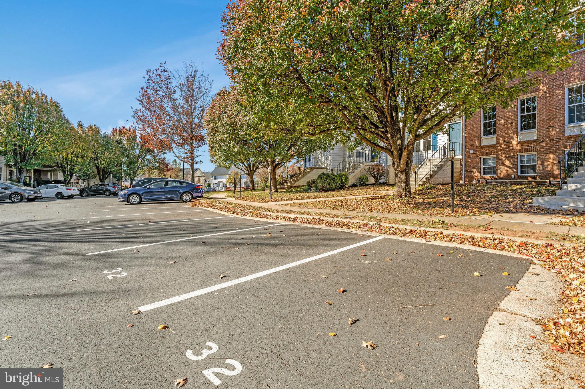 ASHBURN VILLAGE - Residential