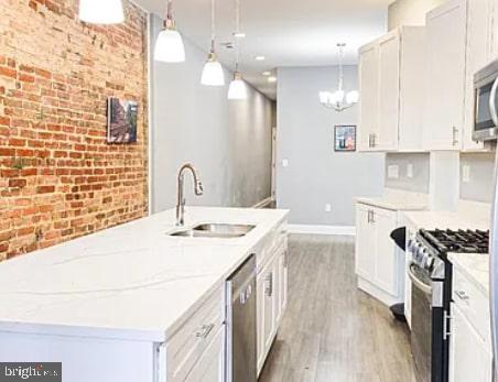 CHARLES VILLAGE - Residential Lease