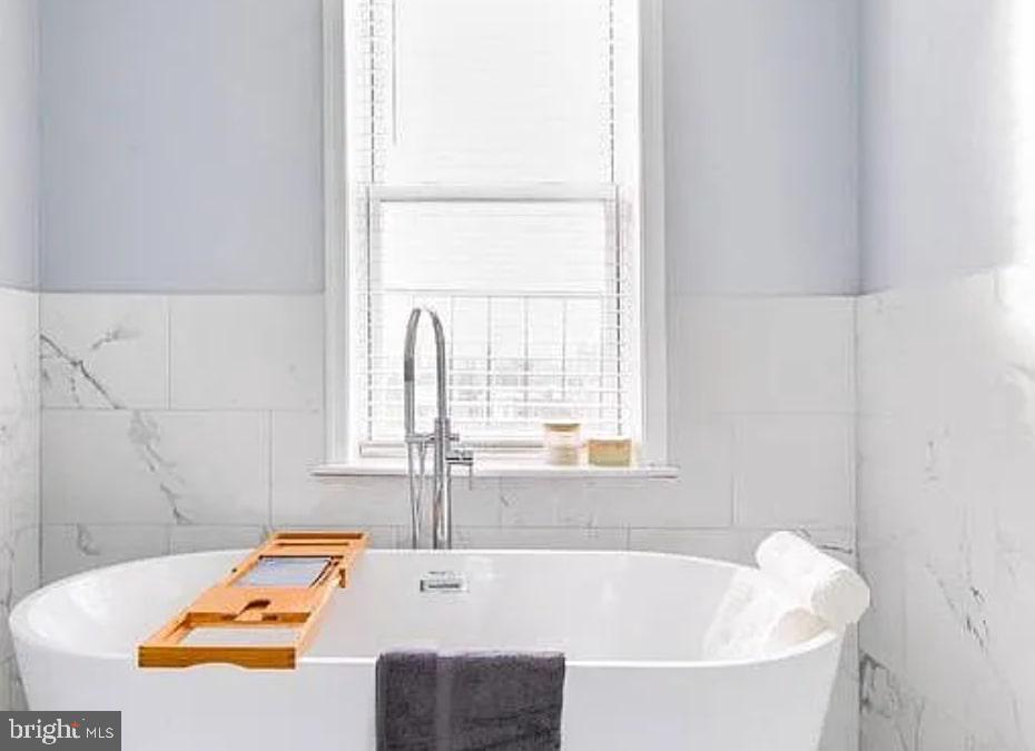 CHARLES VILLAGE - Residential Lease