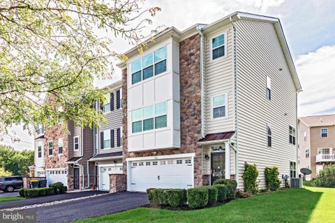 Townhouse For Sale - 792 Jacobsen Circle #143<br/> NEWARK, DE 19702