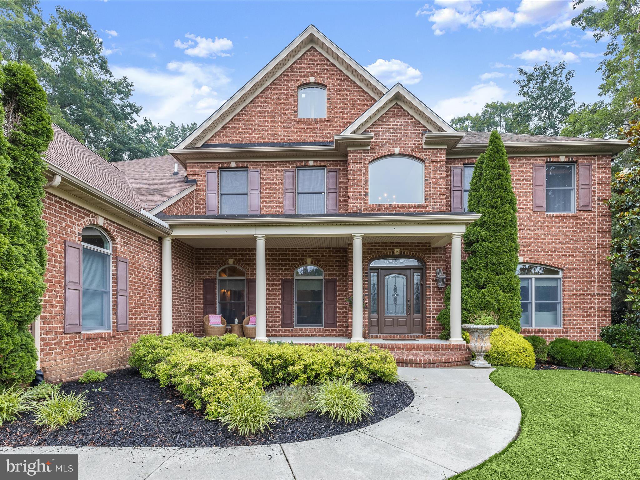 6 JARRETTS COURT