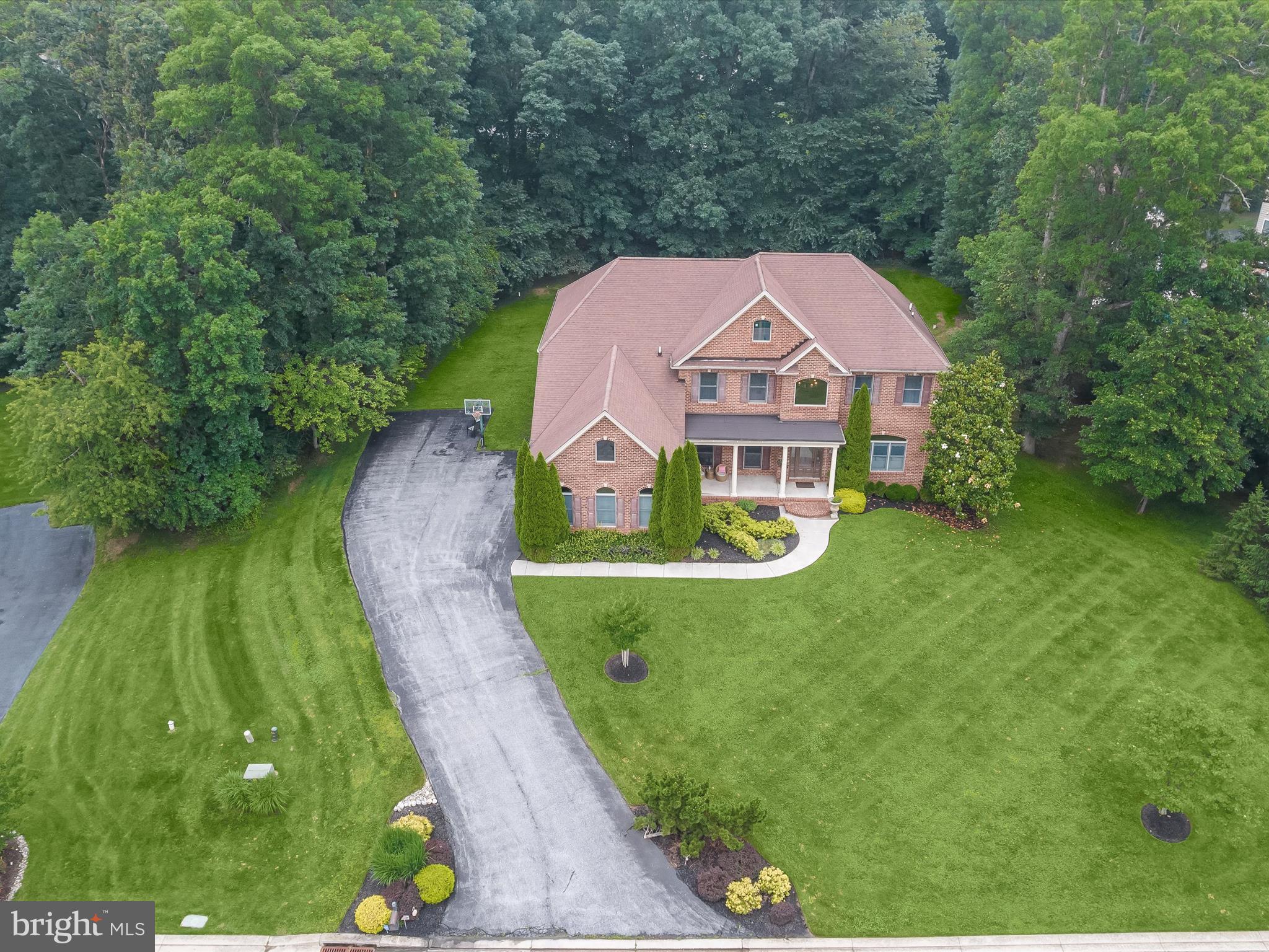 6 JARRETTS COURT