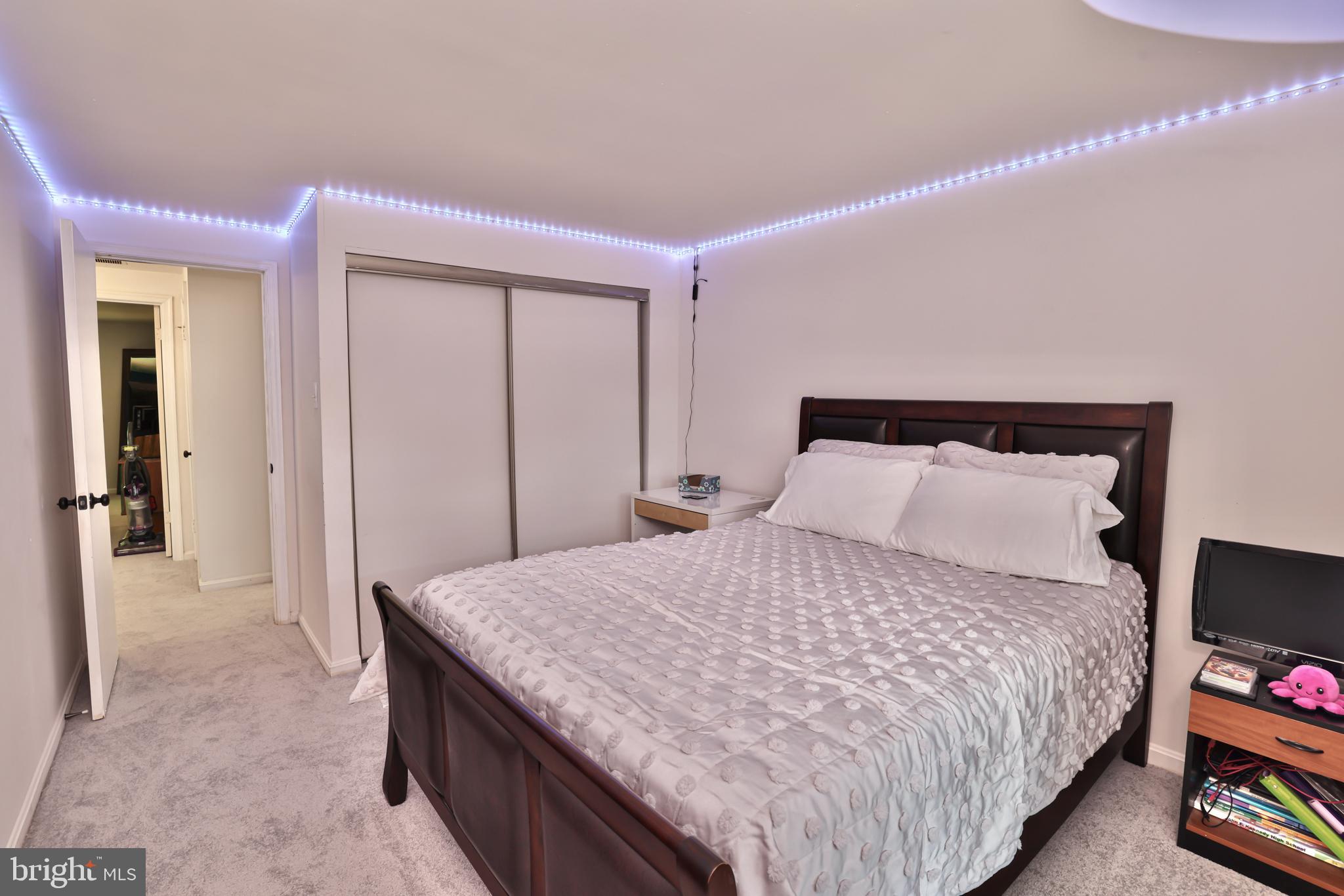 LONGMEAD - Residential