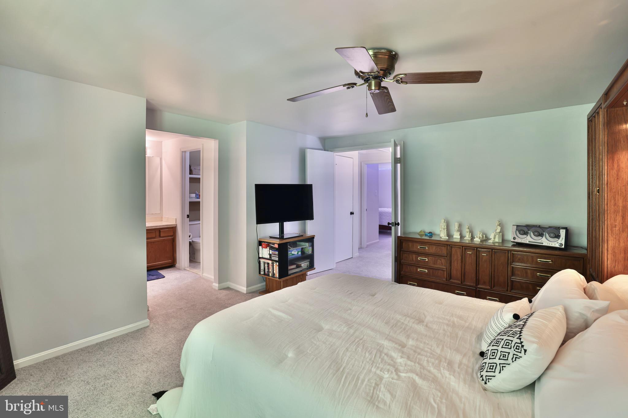 LONGMEAD - Residential