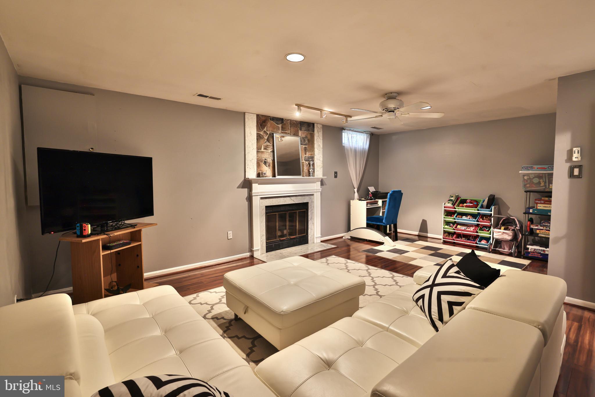 LONGMEAD - Residential