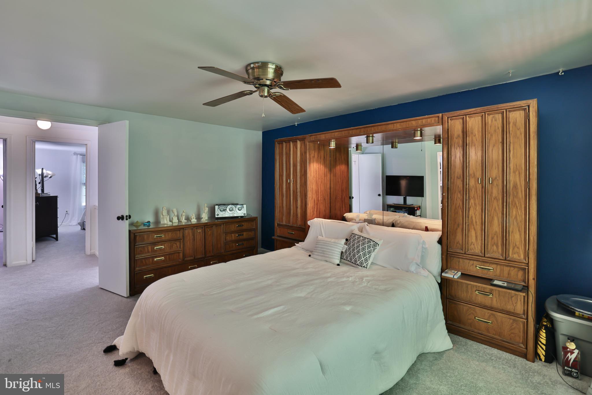 LONGMEAD - Residential