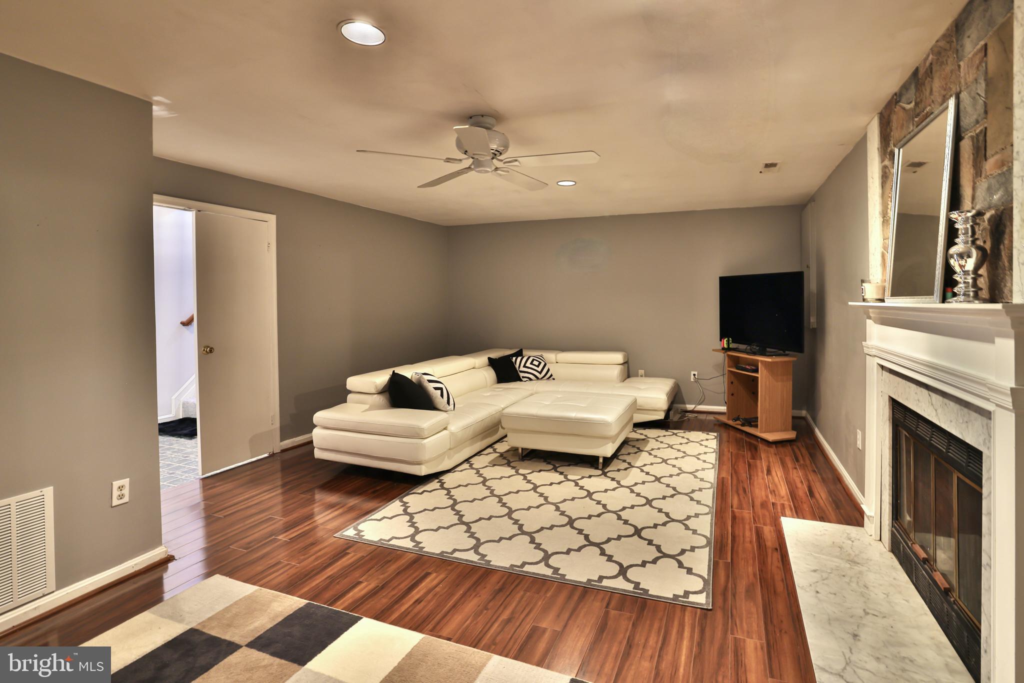 LONGMEAD - Residential