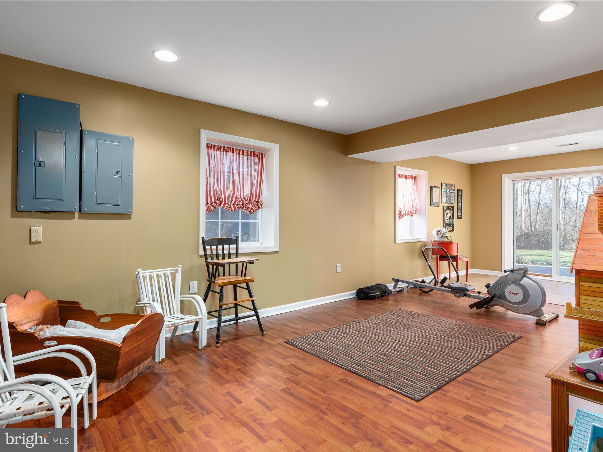 WOODBRIER MANOR - Residential