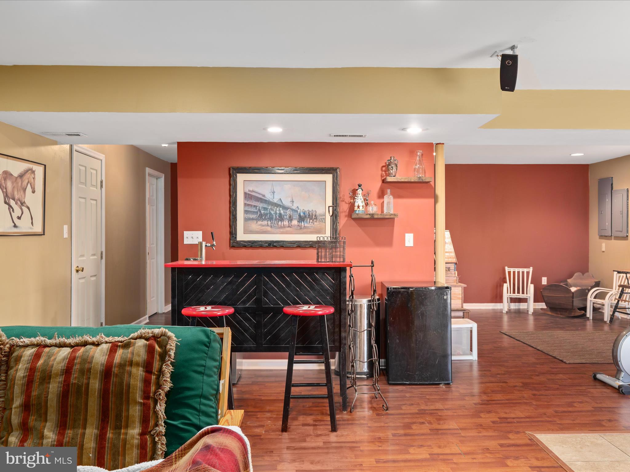 WOODBRIER MANOR - Residential