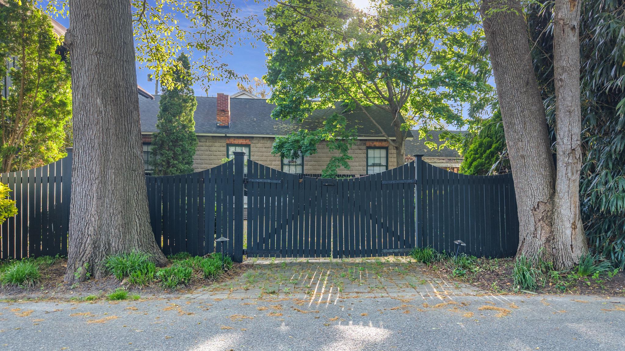 EASTON - Residential