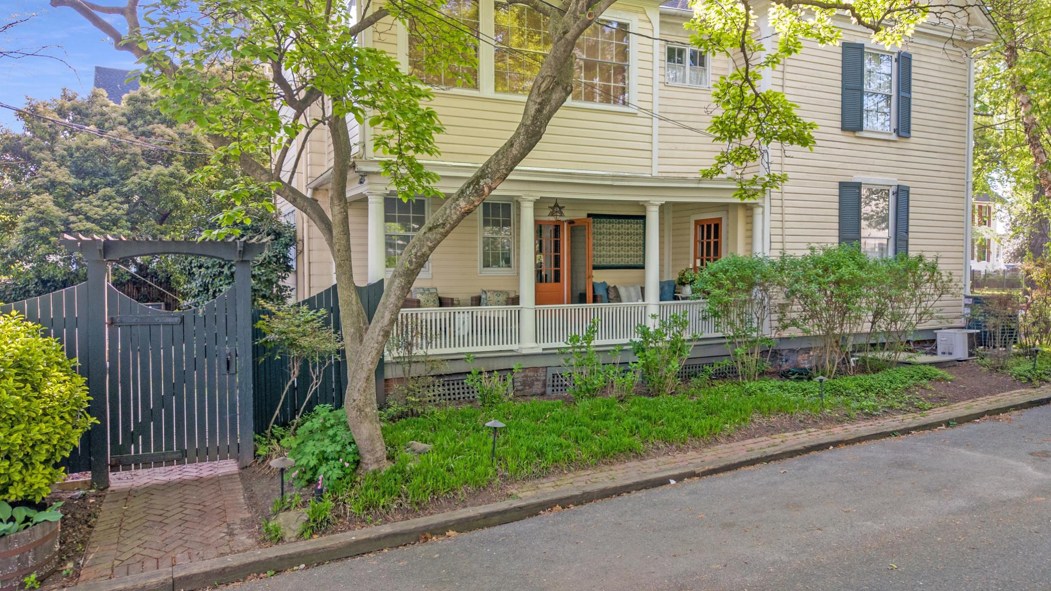 EASTON - Residential