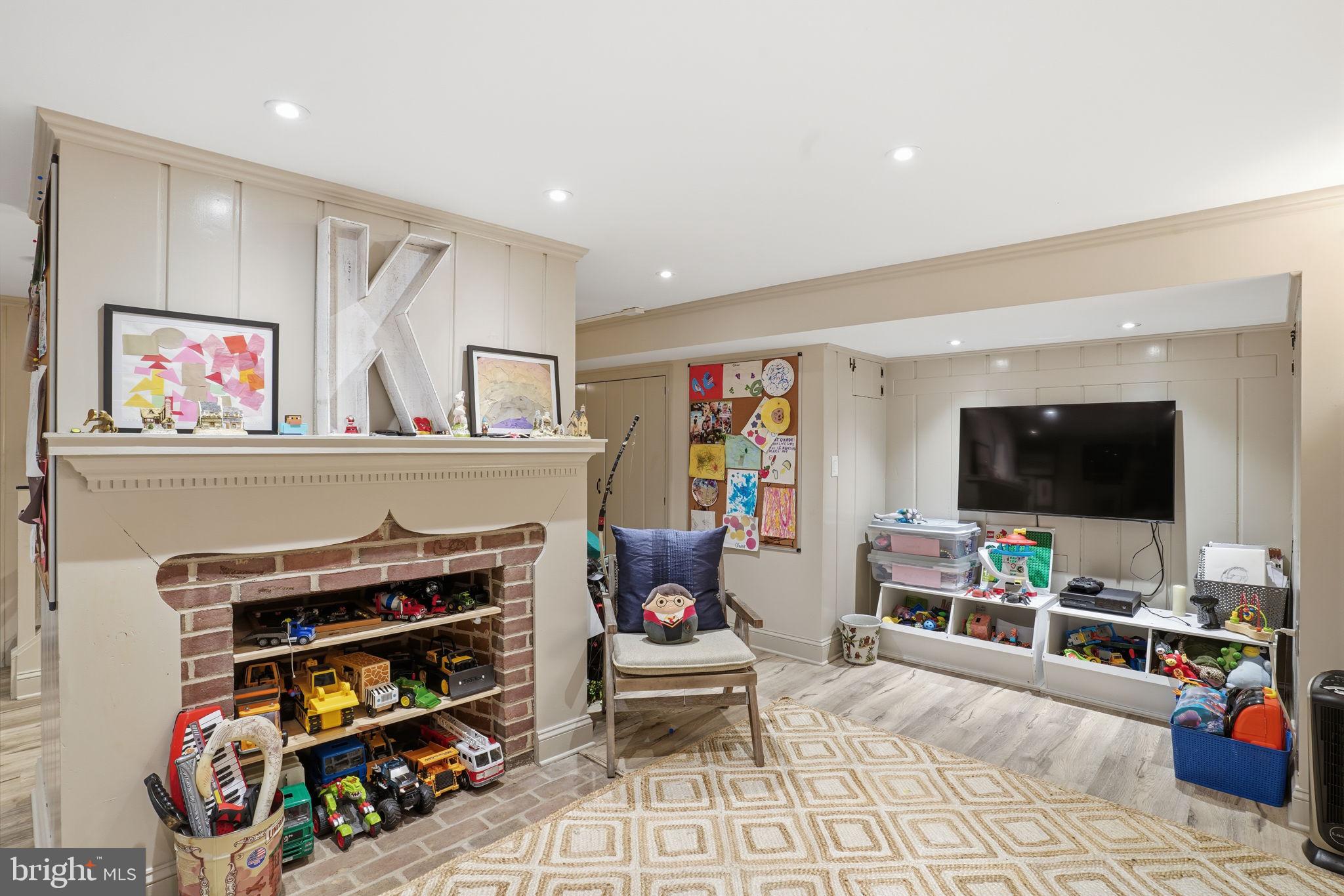 EASTON - Residential