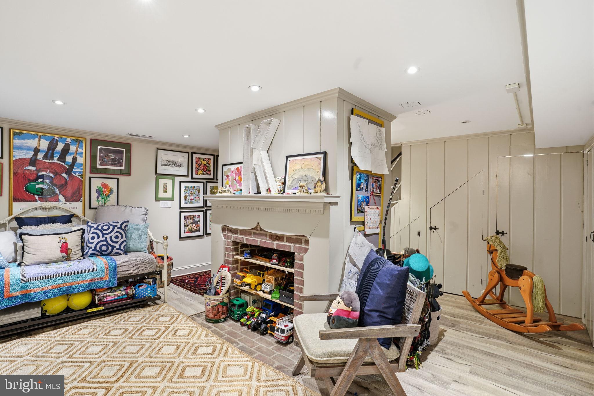 EASTON - Residential