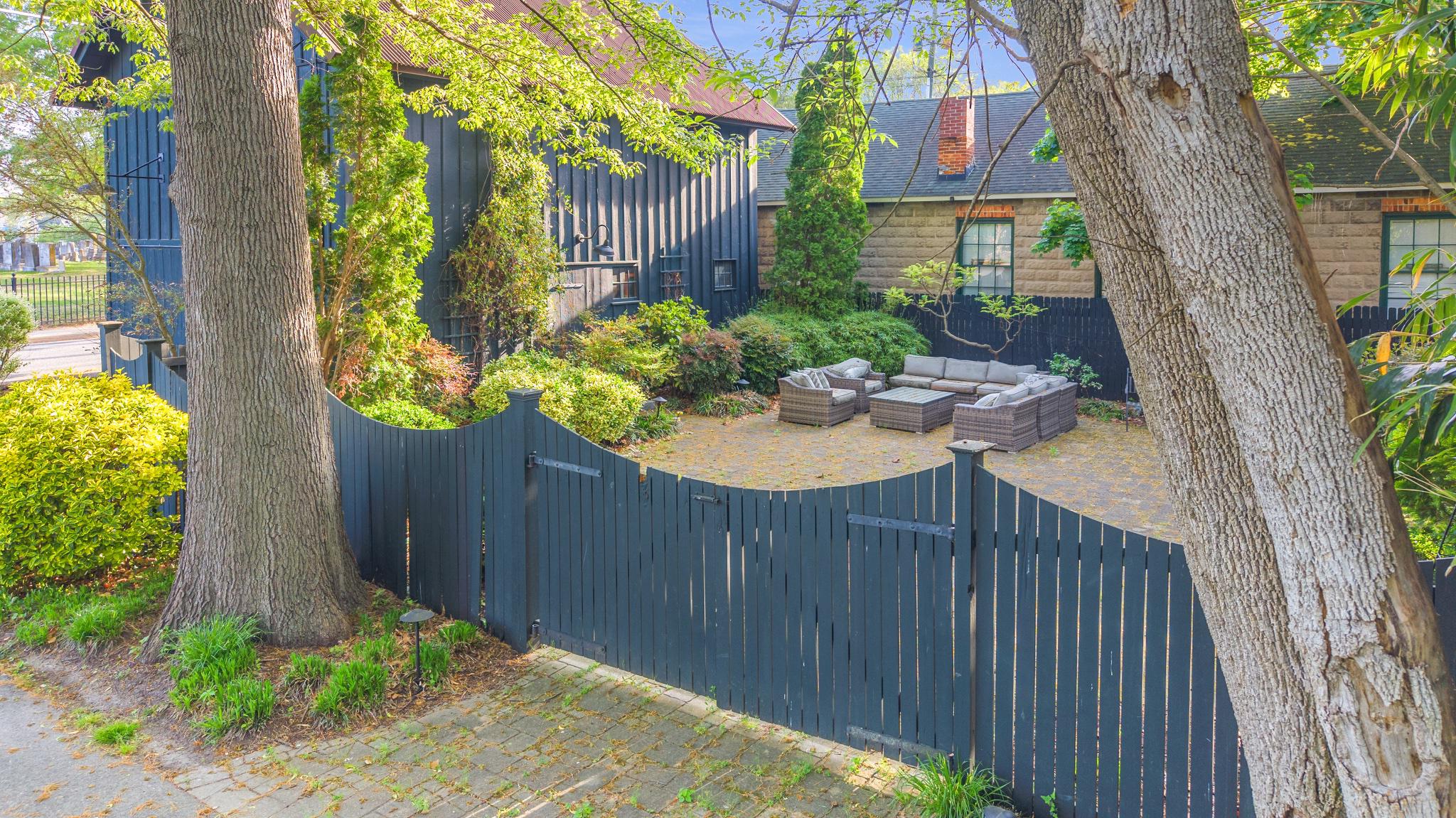 EASTON - Residential