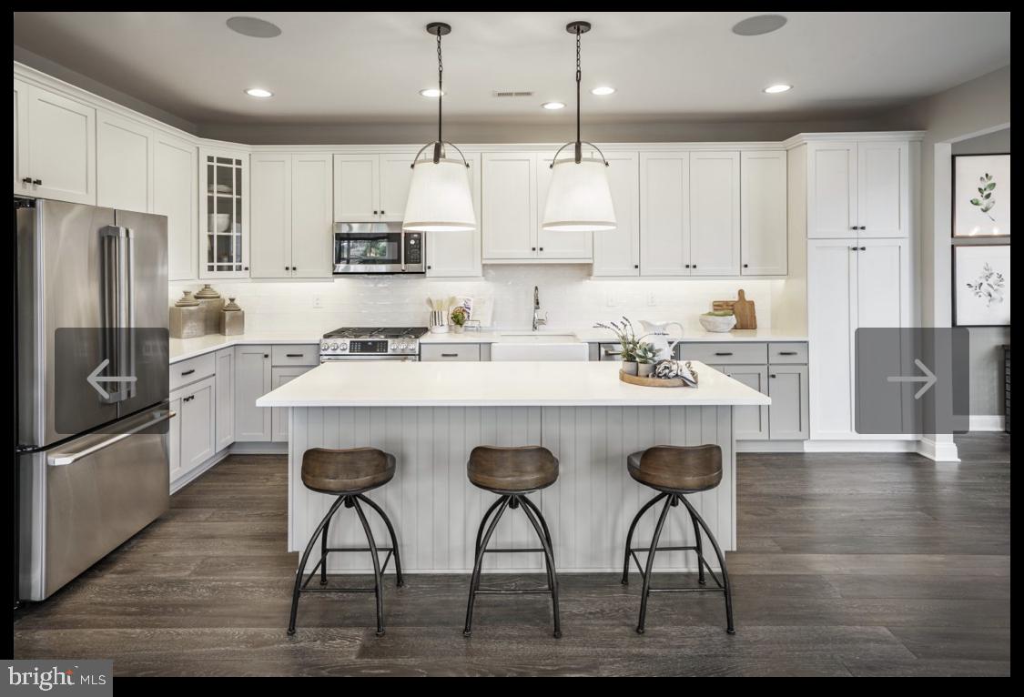 HILLSTONE - Residential Lease