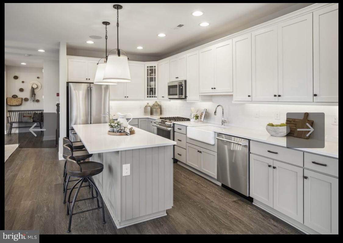 HILLSTONE - Residential Lease