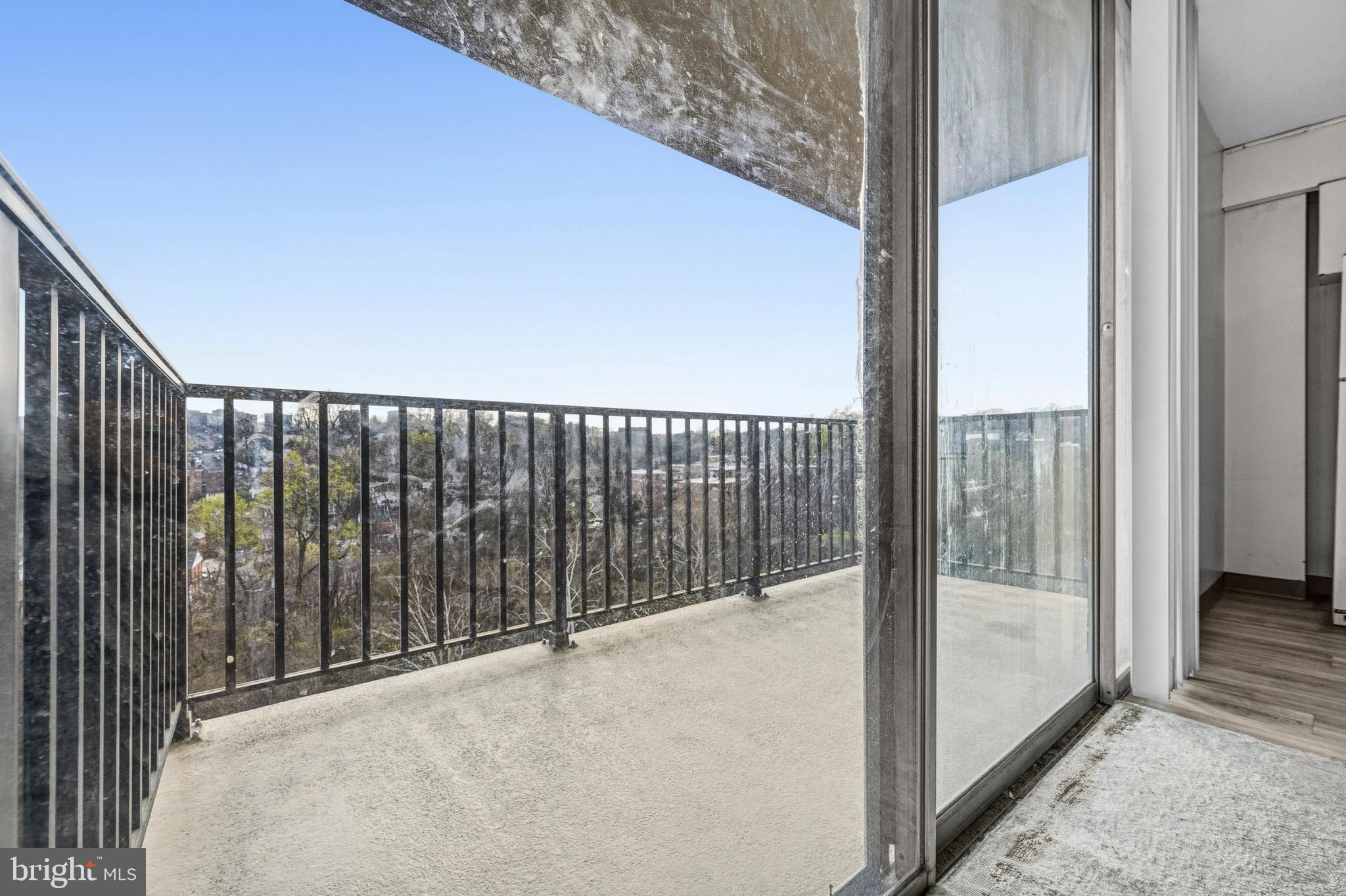 THE CARLTON - Residential