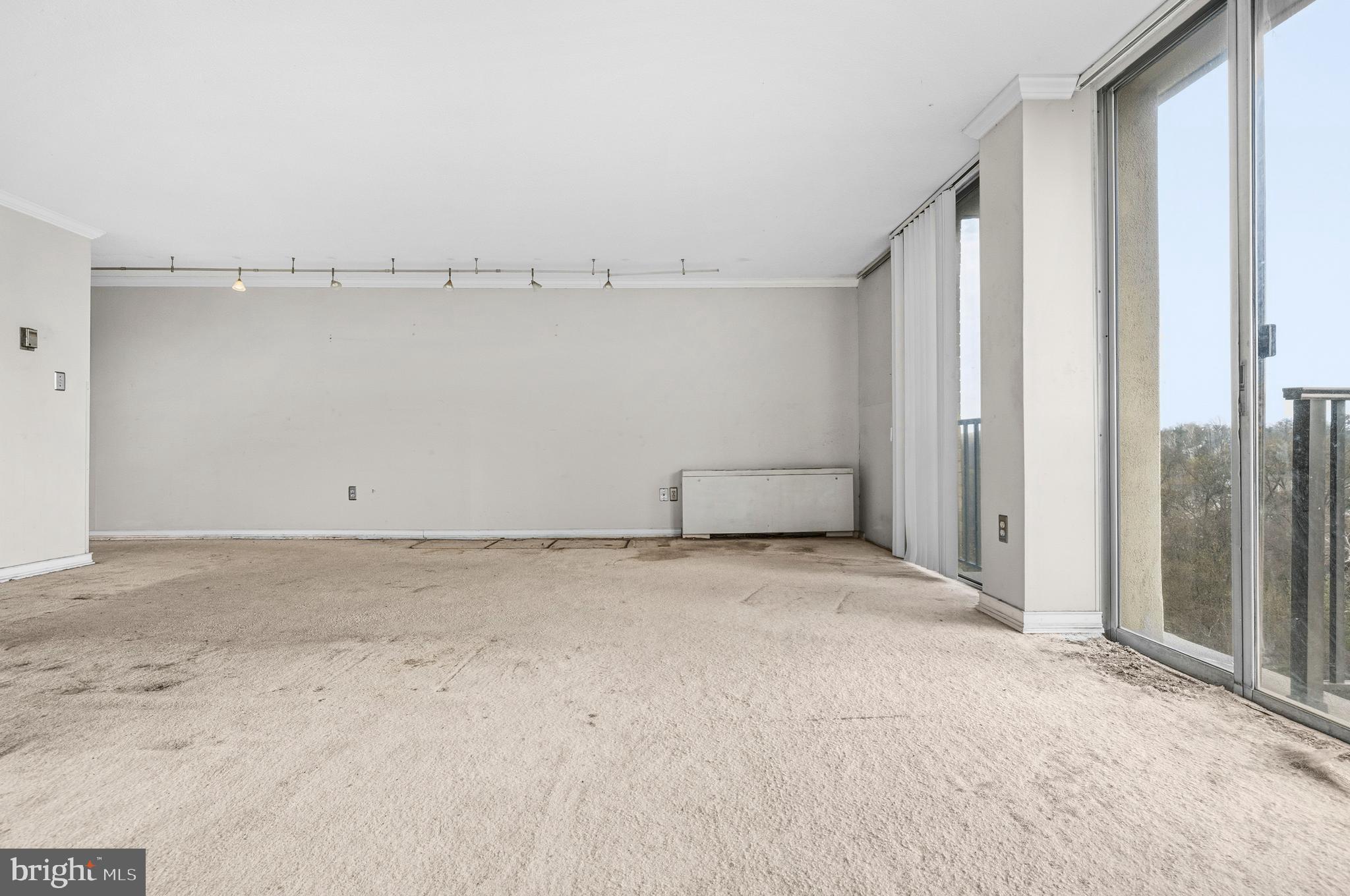 THE CARLTON - Residential