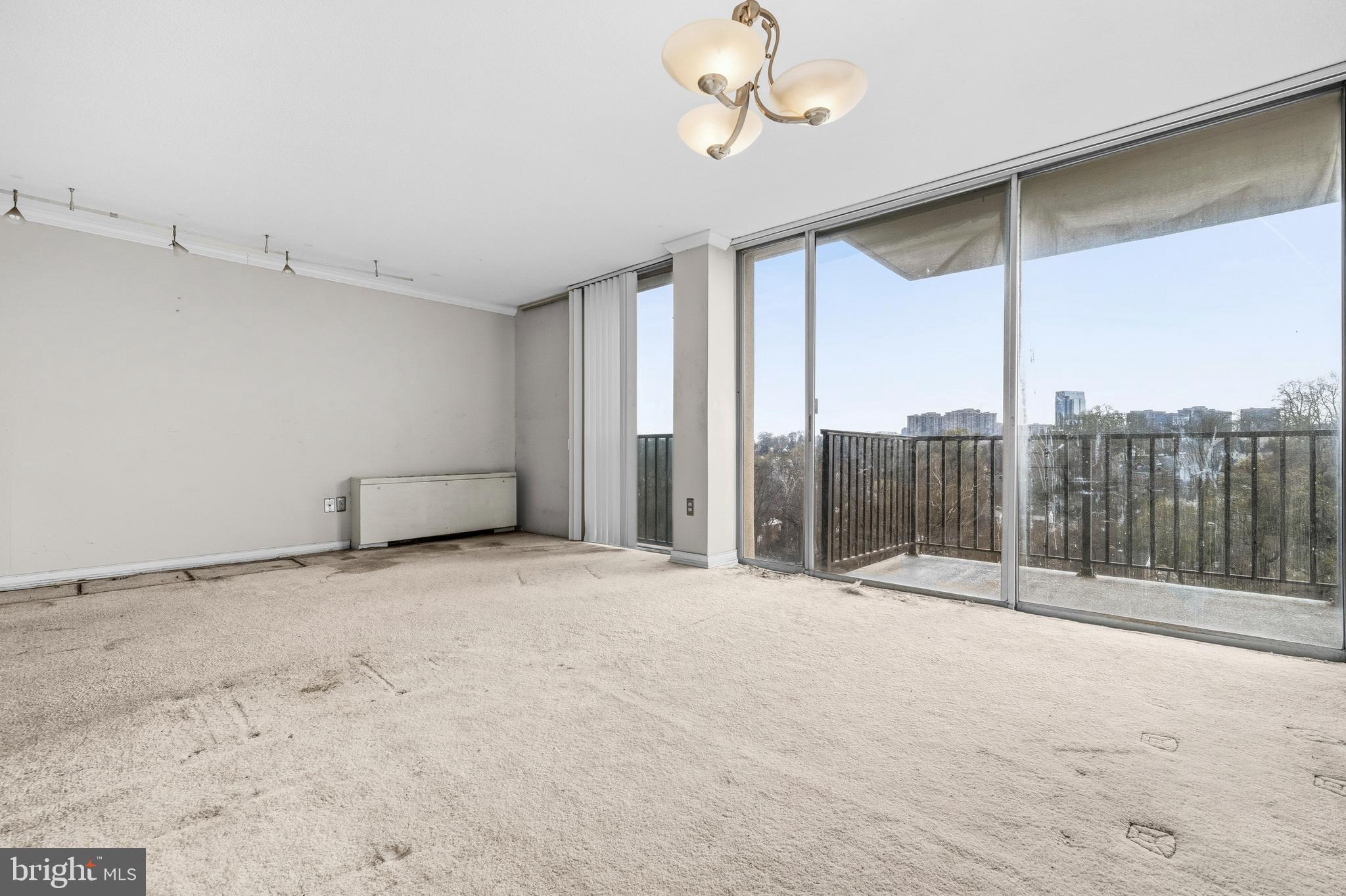 THE CARLTON - Residential