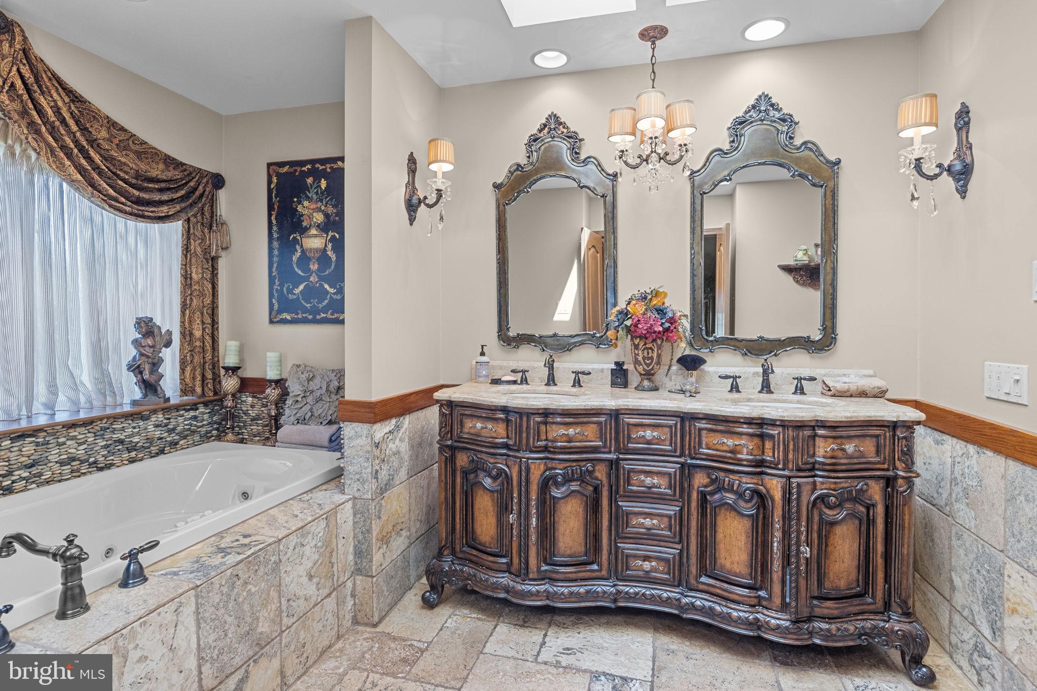 HILLS AT NORTHAMPT - Residential