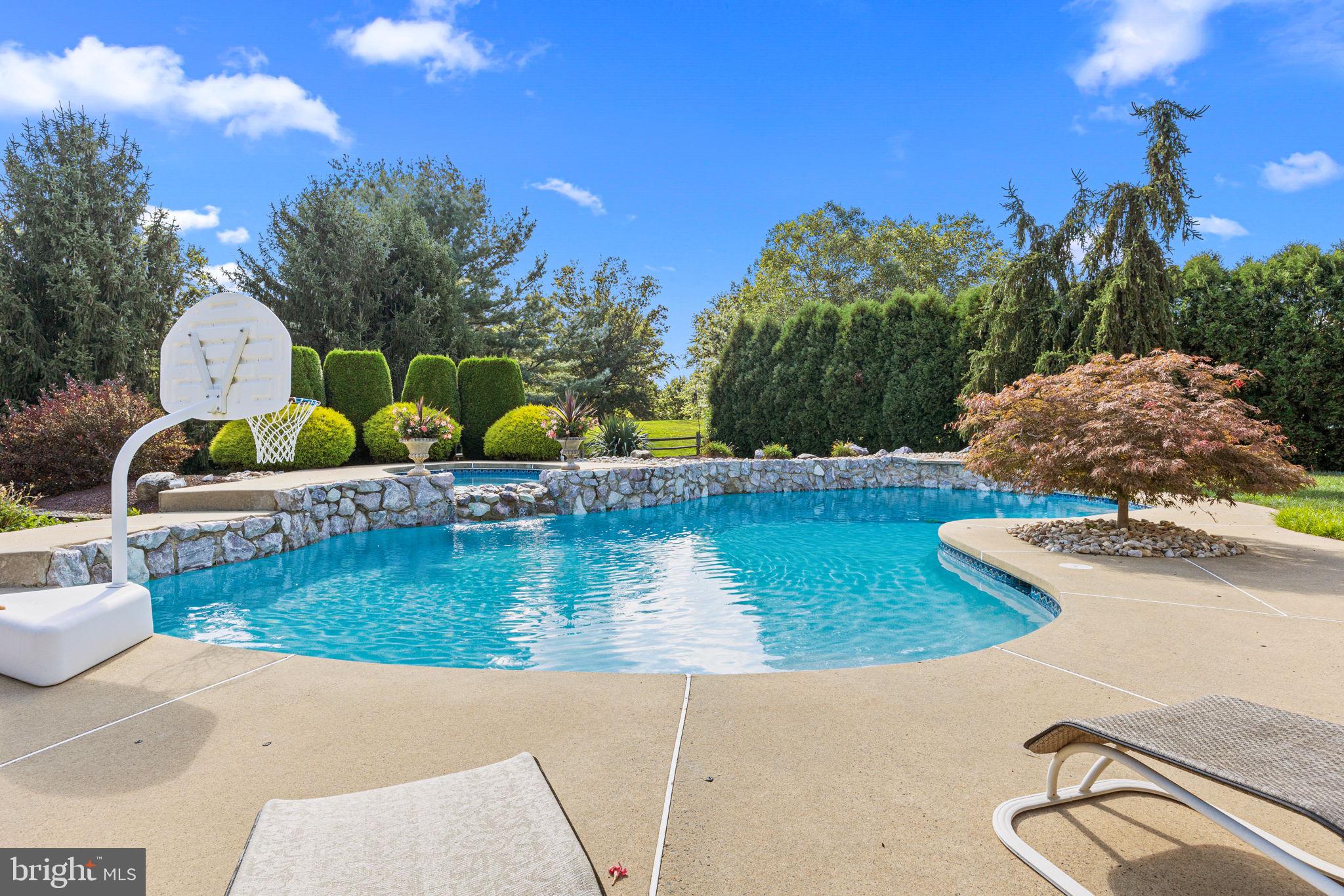 HILLS AT NORTHAMPT - Residential