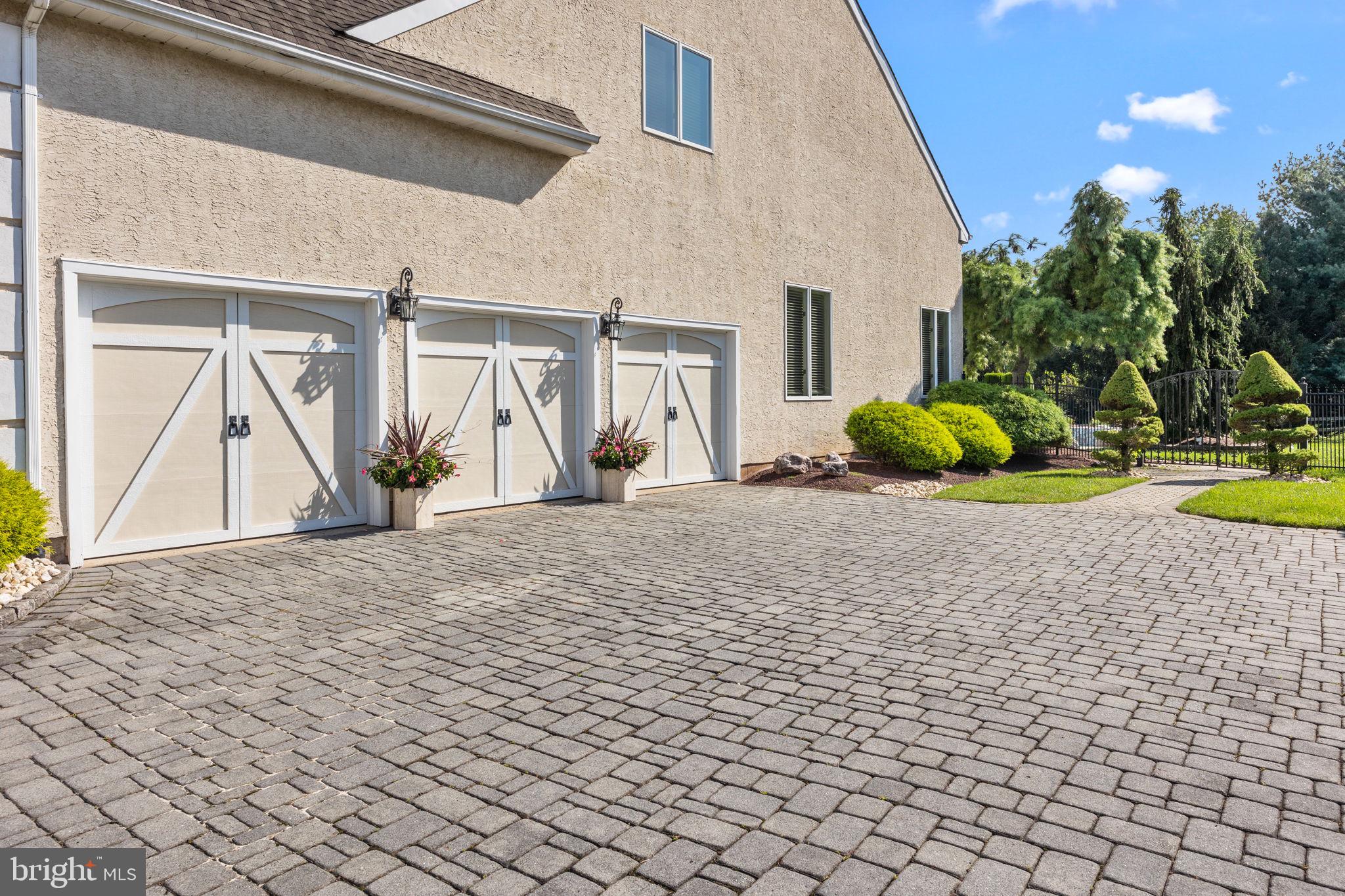 HILLS AT NORTHAMPT - Residential