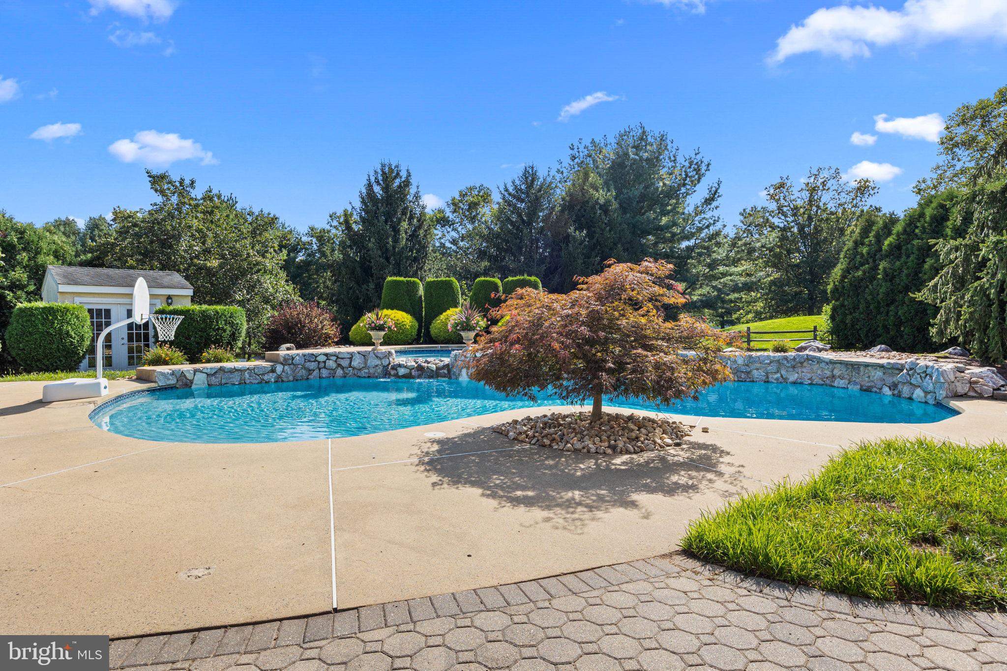 HILLS AT NORTHAMPT - Residential