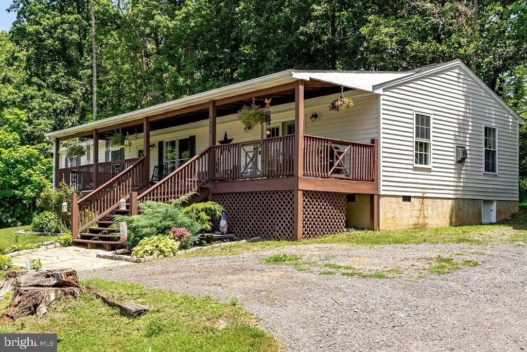 4695 E East Side Highway, Grottoes, VA, 24441