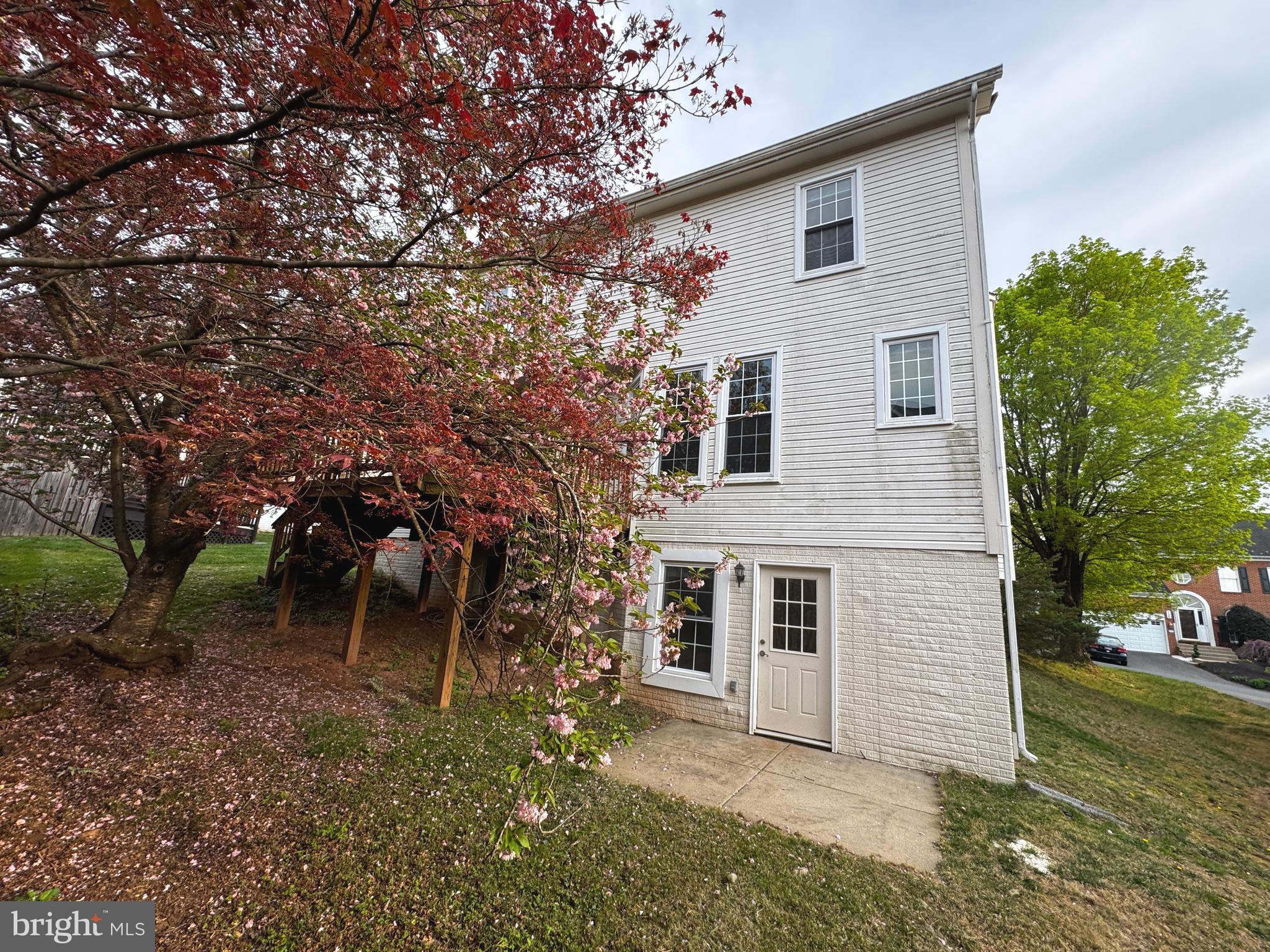 MISSION HILLS - Residential