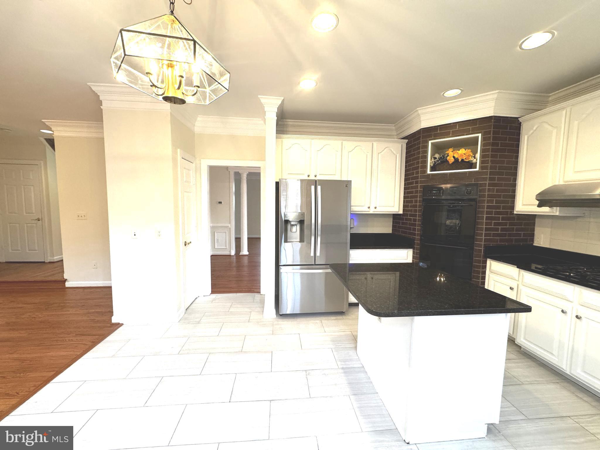 MISSION HILLS - Residential