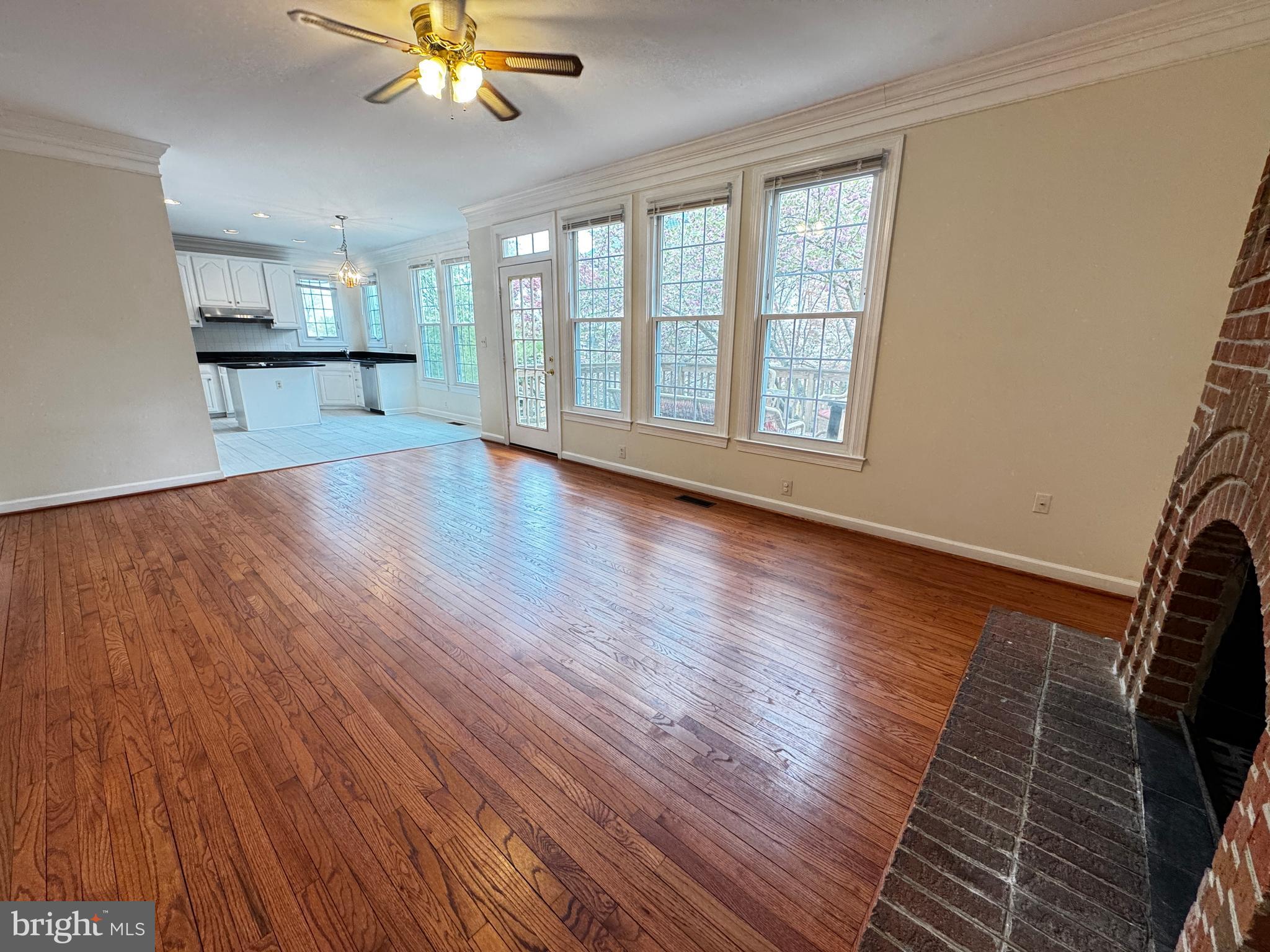 MISSION HILLS - Residential