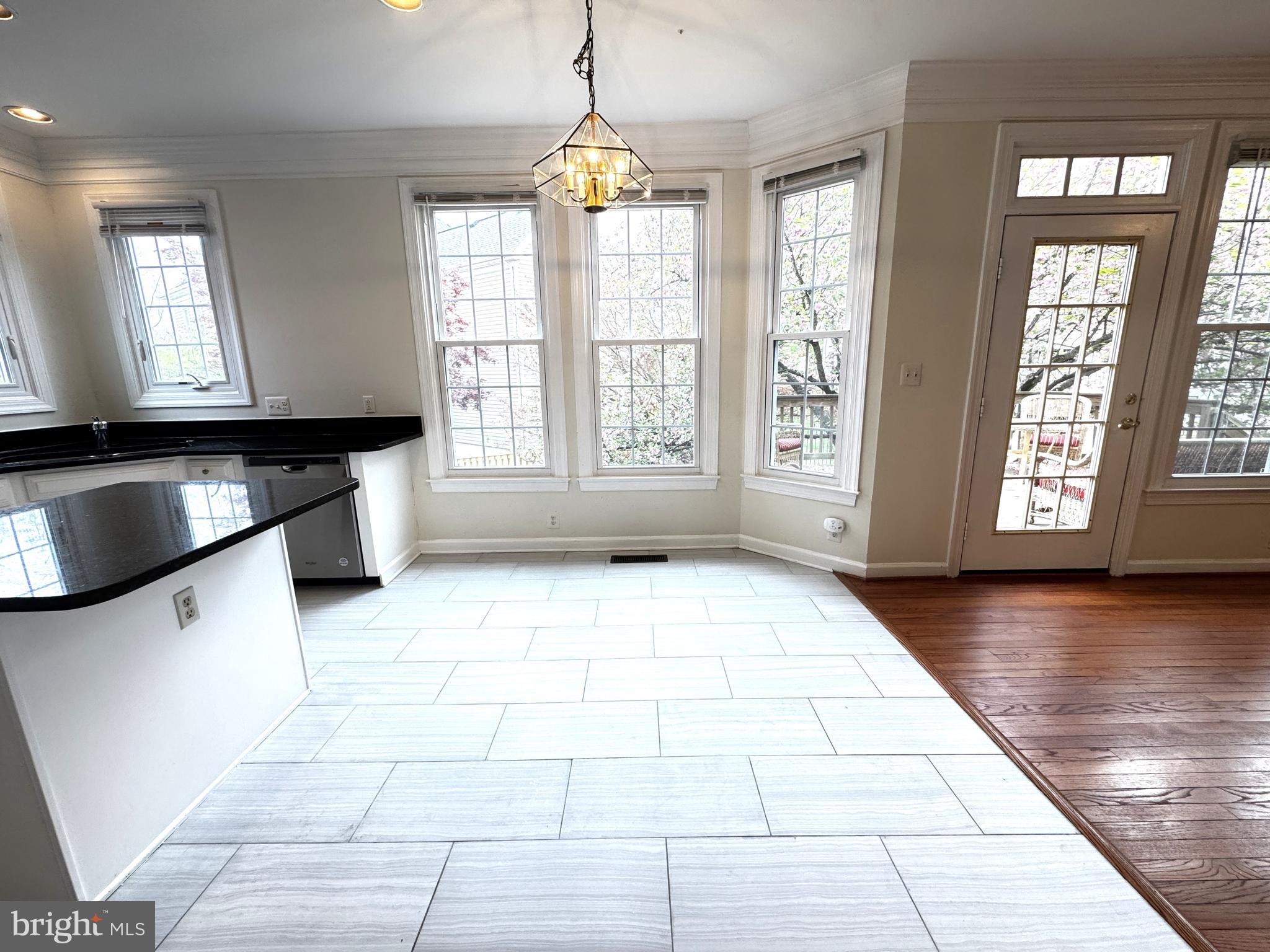 MISSION HILLS - Residential