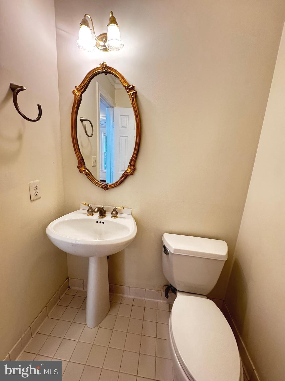 MISSION HILLS - Residential