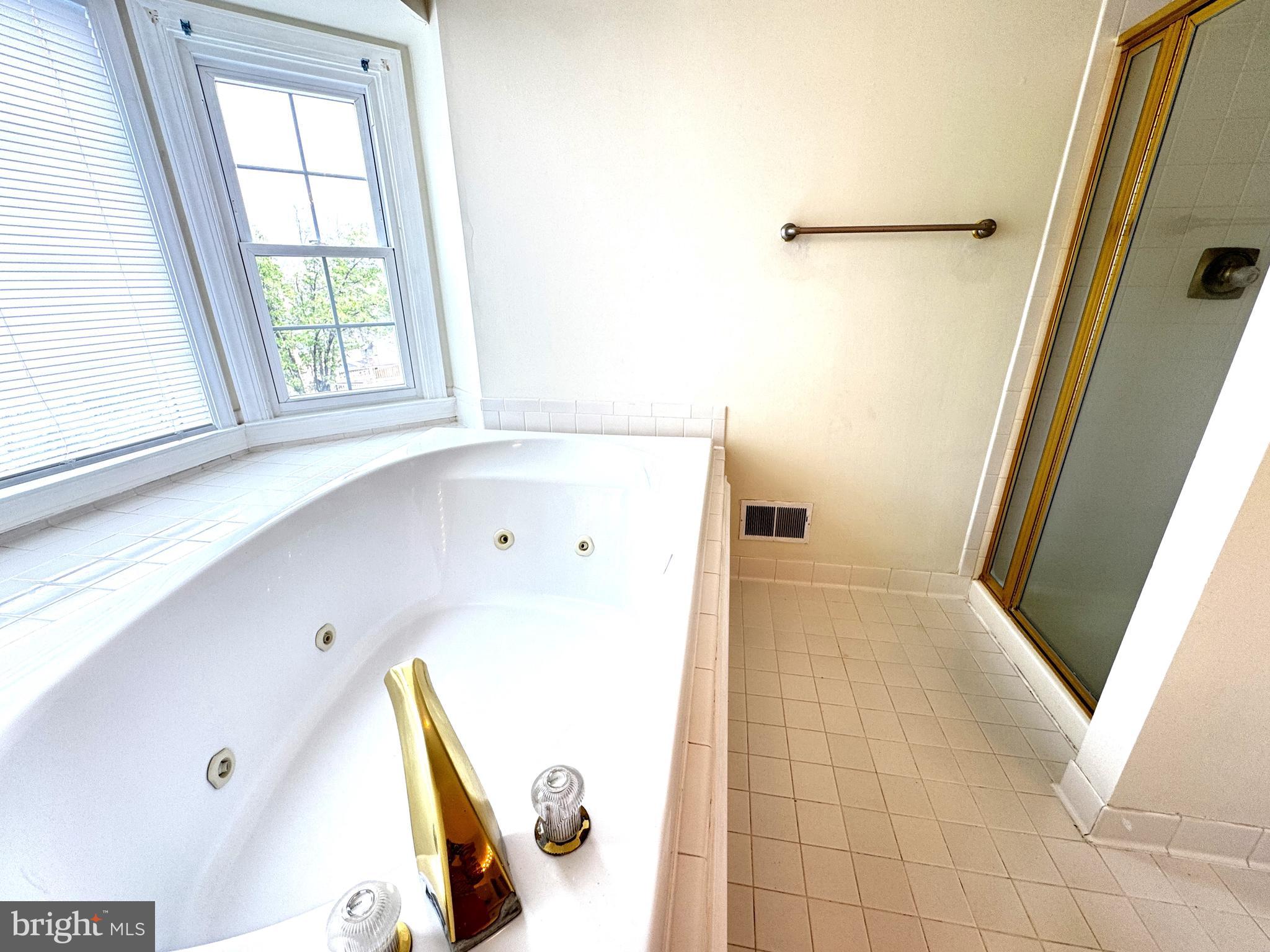 MISSION HILLS - Residential