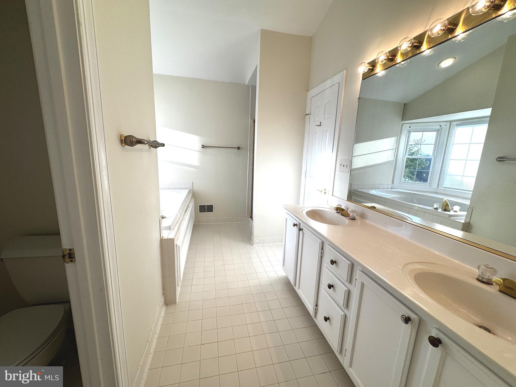 MISSION HILLS - Residential