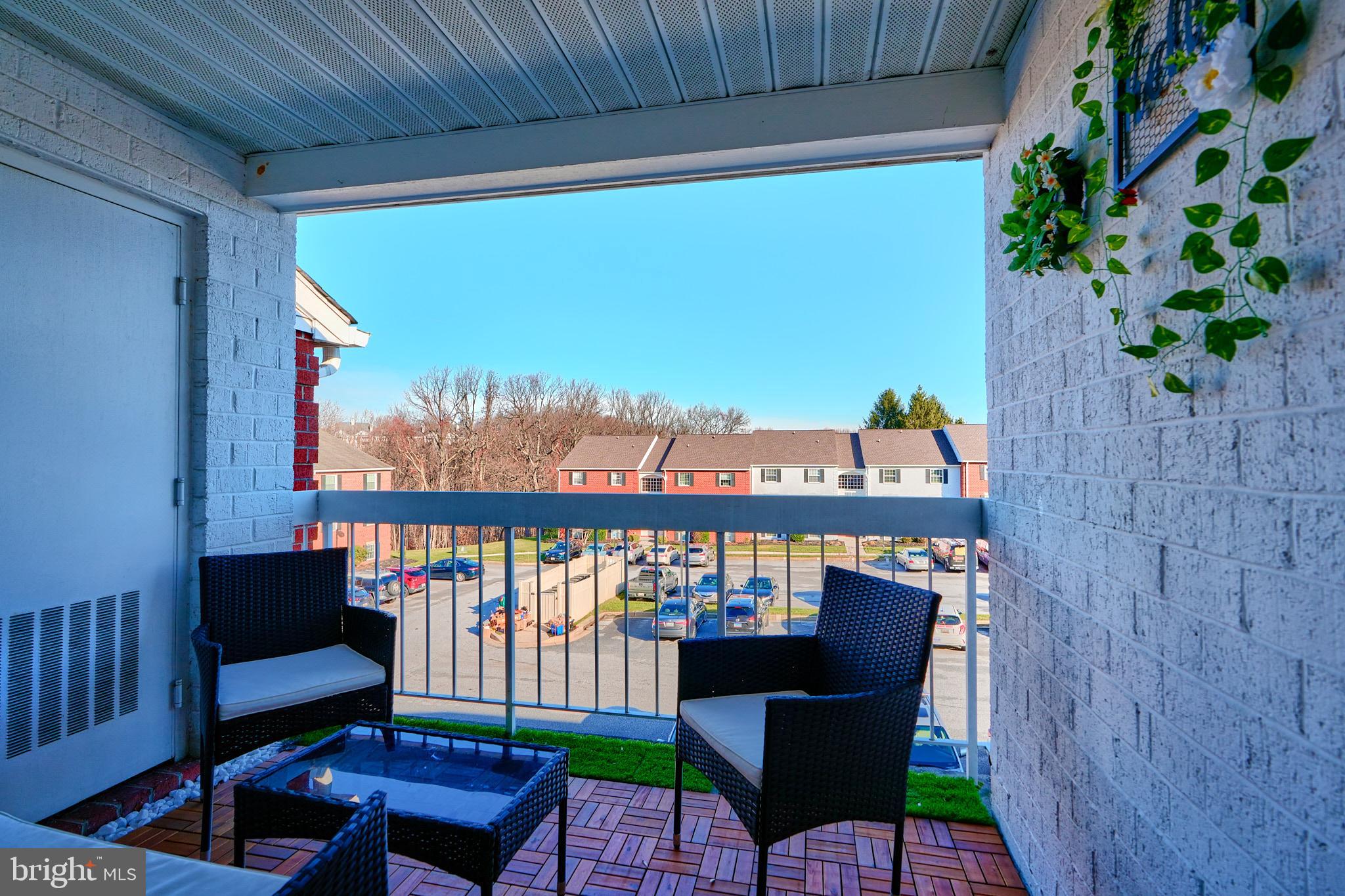 HOLLY HALL - Residential