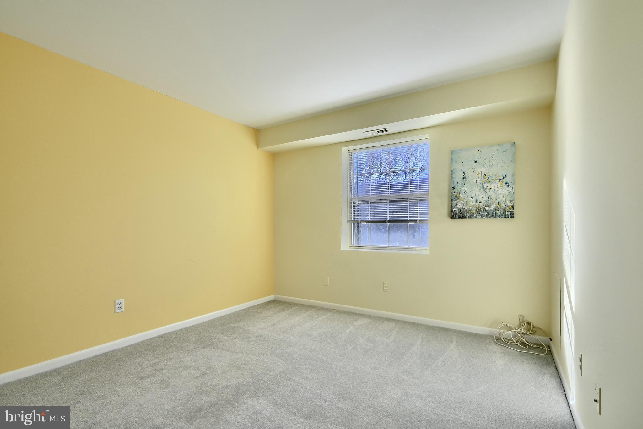 HOLLY HALL - Residential