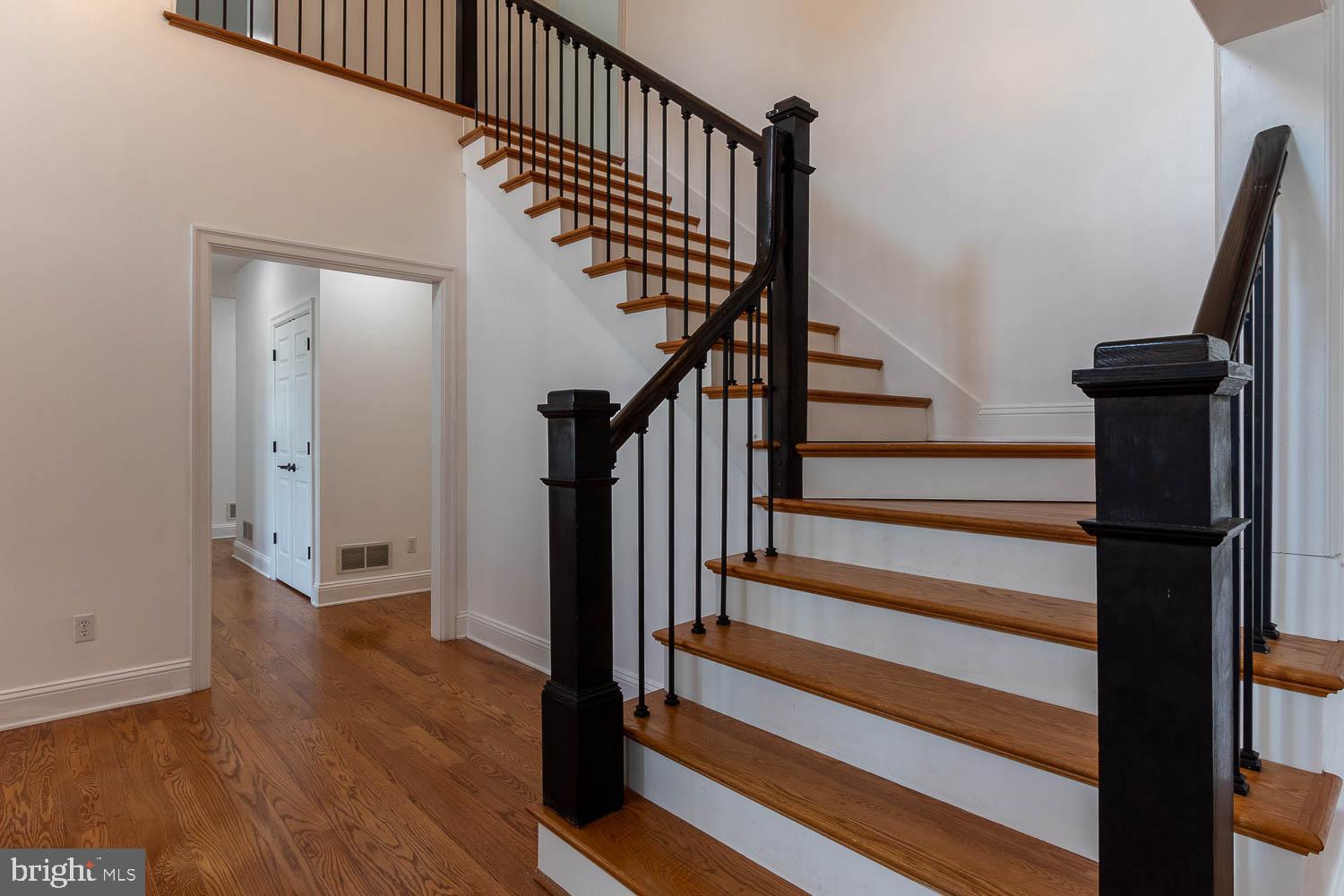 THOMPSON WOODS - Residential