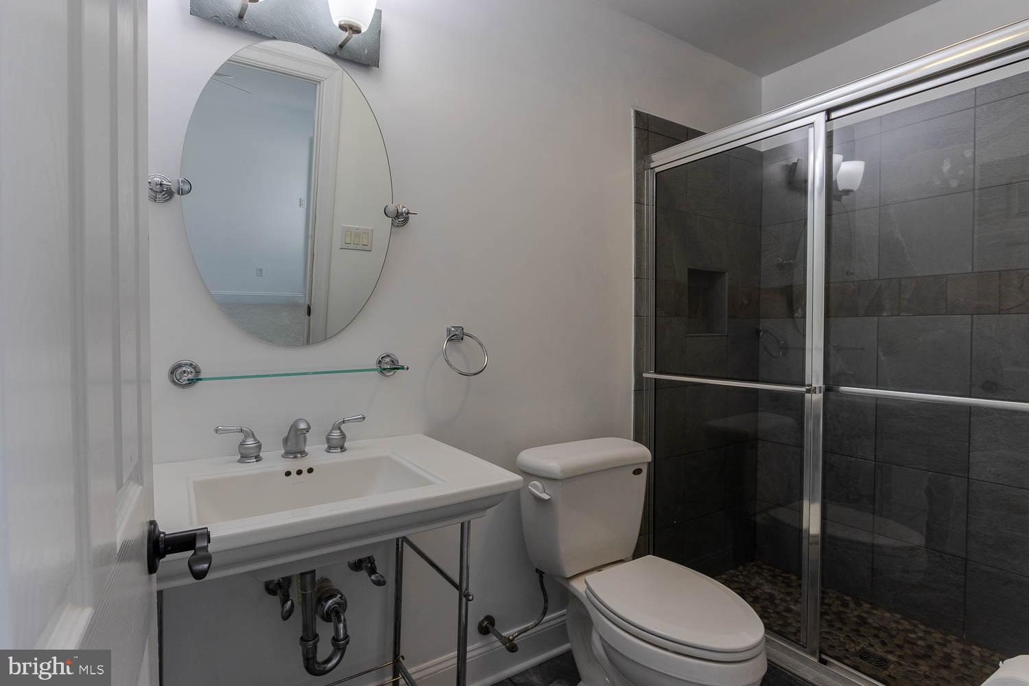 THOMPSON WOODS - Residential