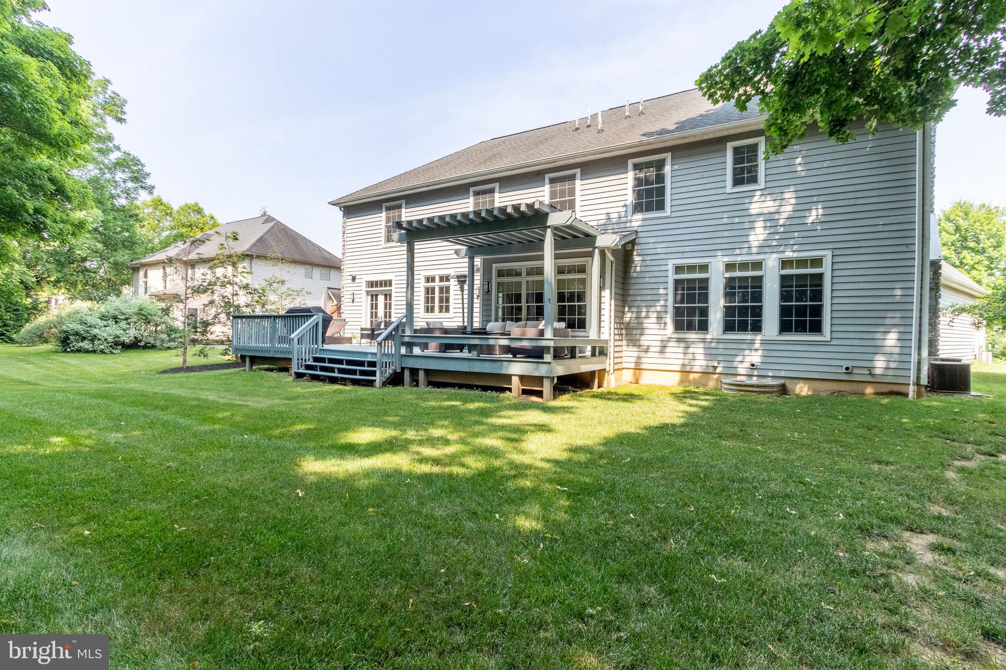 THOMPSON WOODS - Residential