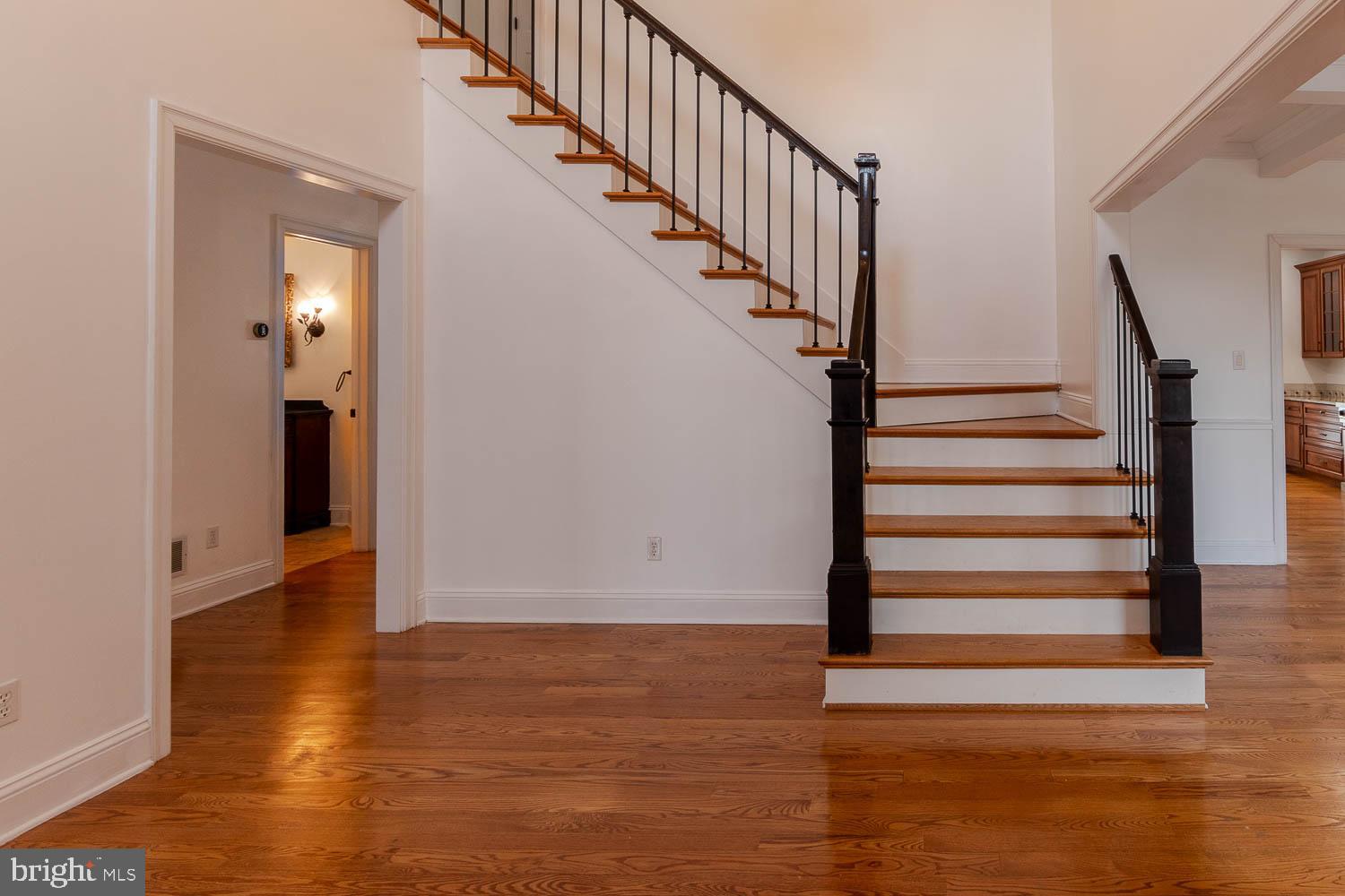 THOMPSON WOODS - Residential