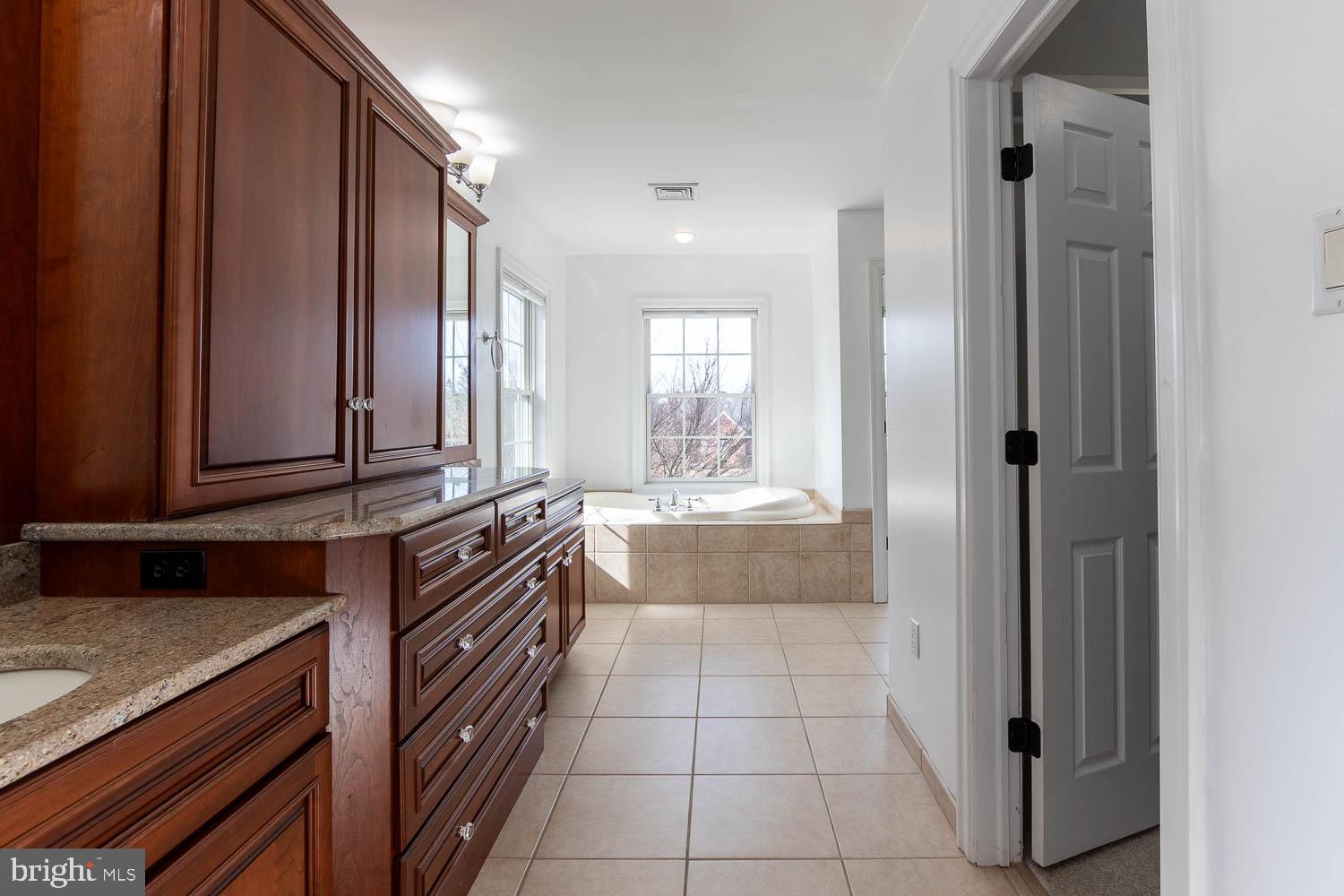 THOMPSON WOODS - Residential