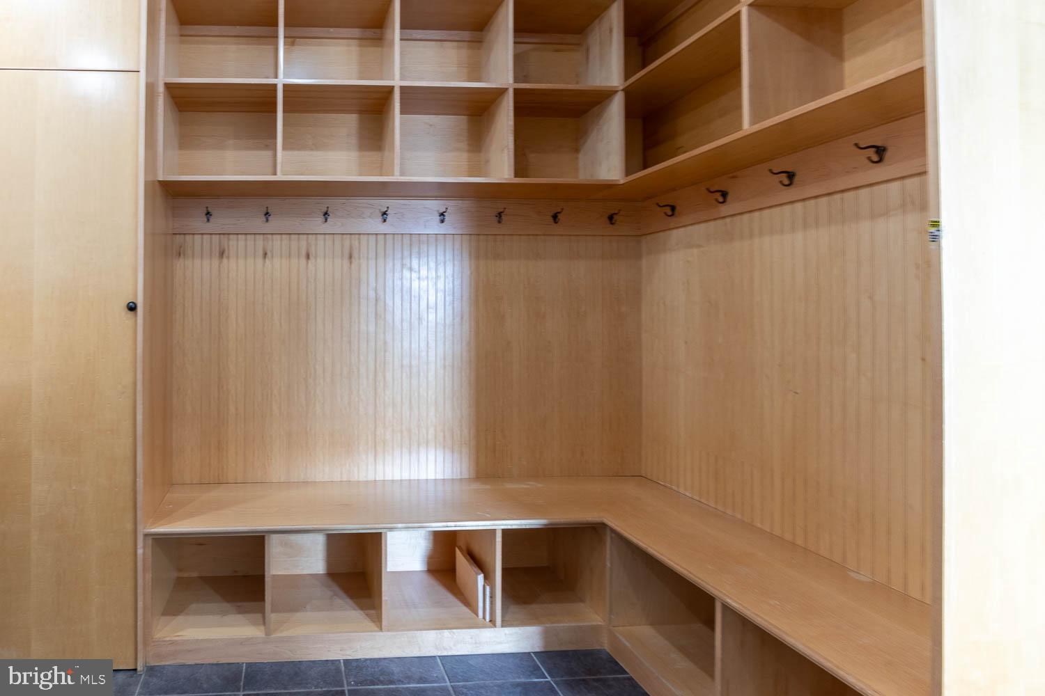 THOMPSON WOODS - Residential