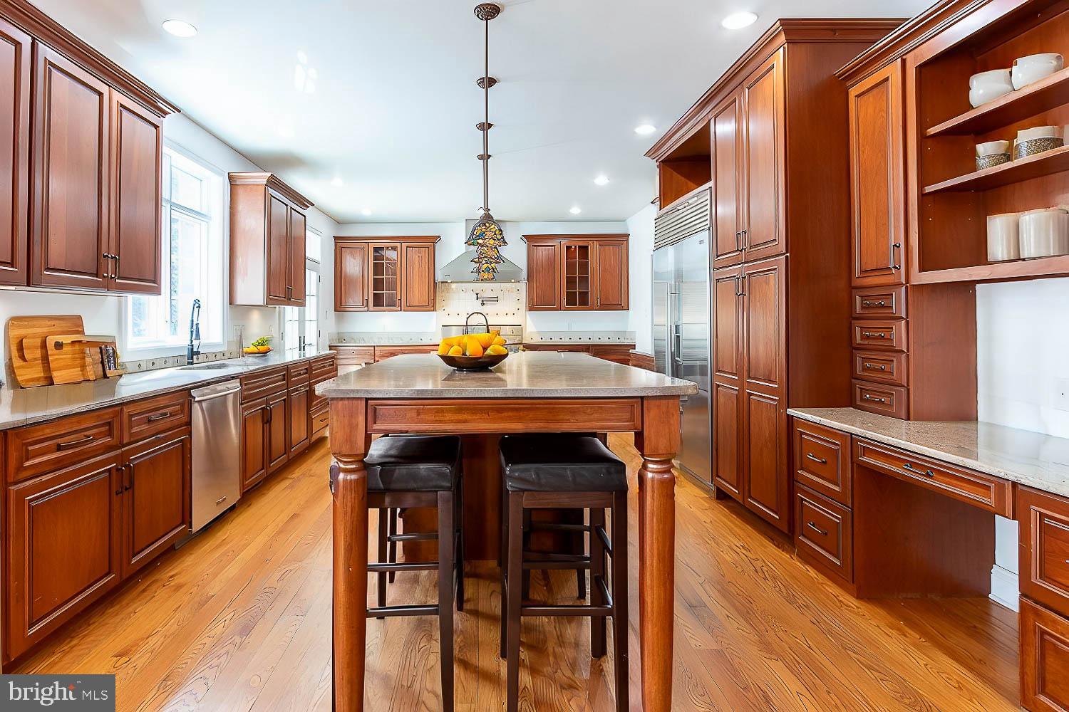 THOMPSON WOODS - Residential