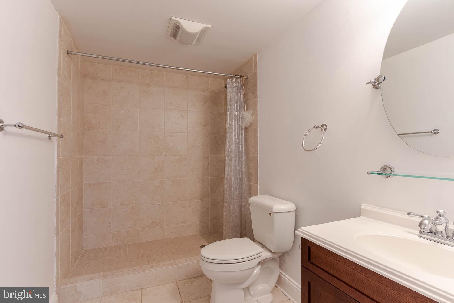 THOMPSON WOODS - Residential