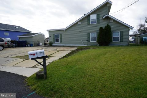 Photo of 35 W Mullica Road, LITTLE EGG HARBOR TWP, NJ 08087 (MLS # NJOC2037652)