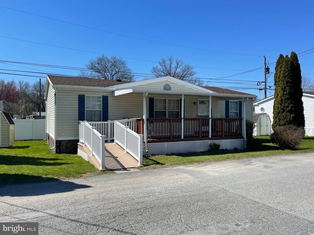 Photo of 16 MADGE DR, LANCASTER, PA 17603 (MLS # PALA2032920)