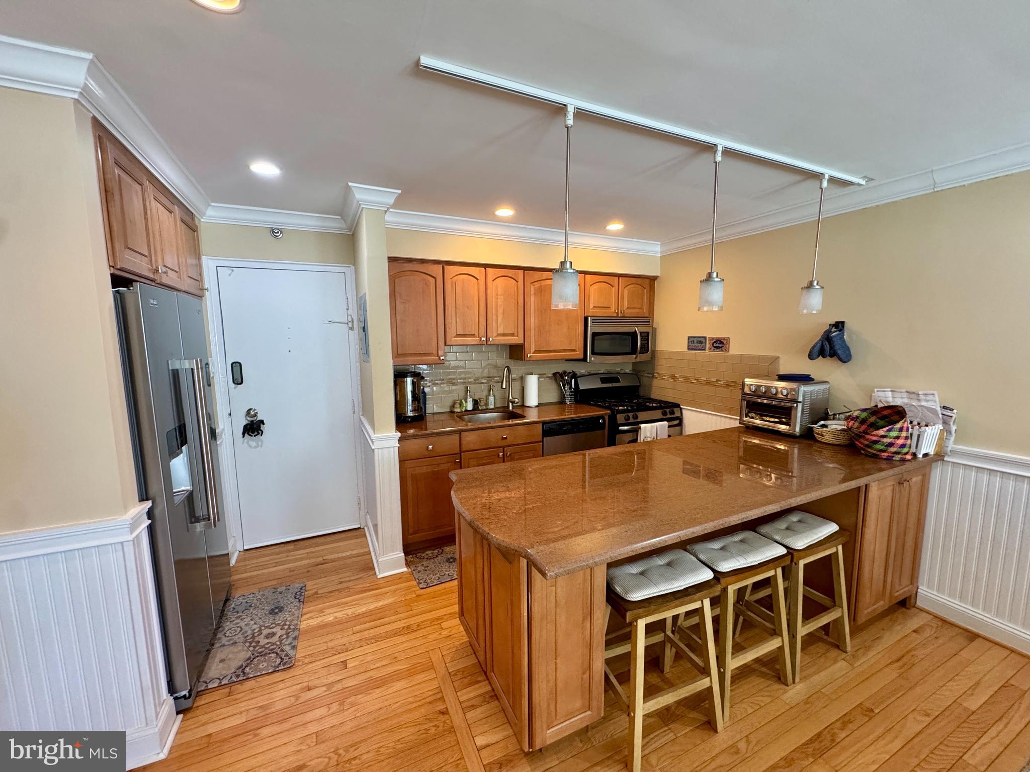 9300 ATLANTIC AVENUE 204